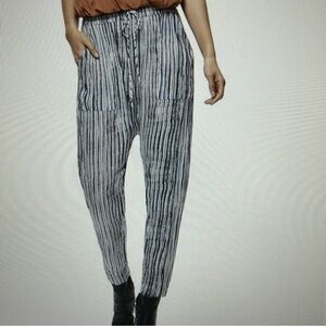 Free People Harem Pants Size S/M Blue White Striped Tapered Ankle Slouchy Boho